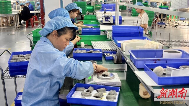 企业用小小化妆刷“破圈” 湖南日报mg不朽情缘网站从沿海到内陆炎陵一(图2)